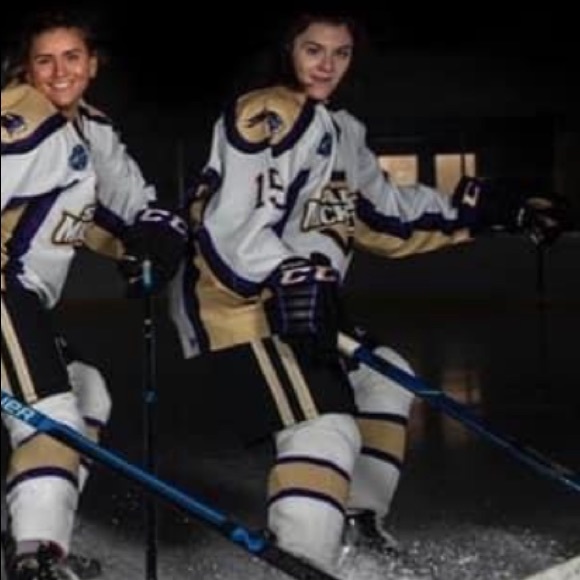 Children’s Hockey Books - Picture 4 of 9